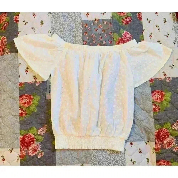 Women's White Eyelet Off The Shoulder Blouse - Picture 3 of 3